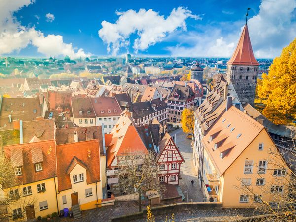 3 Tage Champagner Träume - Prickelndes Nürnberg ab 2027, Bayern inkl. Halbpension Städteurlaub online kaufen