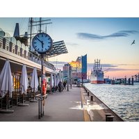 3 Tage Kurzurlaub im Moxy Hamburg Altona Städteurlaub online kaufen