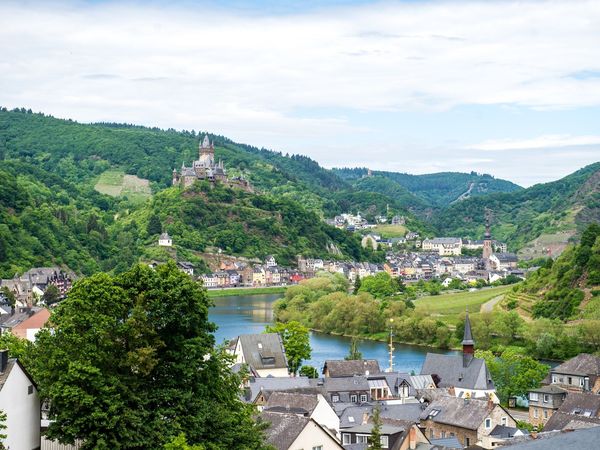 3 Tage Weinwochenende an der Mosel inkl. Abendessen und begleitenden Weinen 2026 in Cochem, Rheinland-Pfalz inkl. Frühstück Städteurlaub online kaufen 3 Tage Weinwochenende an der Mosel inkl. Abendessen und begleitenden Weinen 2026 in Cochem, Rheinland-Pfalz inkl. Frühstück Städteurlaub online kaufen