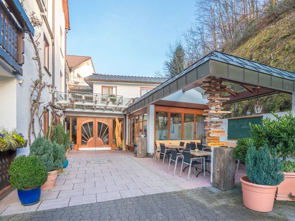 6 Tage Fahrradurlaub im Schwarzwald in Oberkirch, Baden-Württemberg inkl. Halbpension Städteurlaub online kaufen 6 Tage Fahrradurlaub im Schwarzwald in Oberkirch, Baden-Württemberg inkl. Halbpension Städteurlaub online kaufen