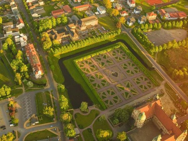 8 Tage in der Residenzstadt Güstrow mit HP, Mecklenburg-Vorpommern inkl. Halbpension Städteurlaub online kaufen 8 Tage in der Residenzstadt Güstrow mit HP, Mecklenburg-Vorpommern inkl. Halbpension Städteurlaub online kaufen