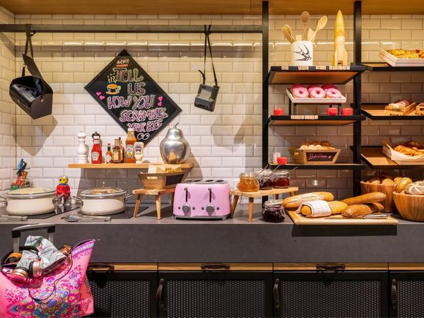 8 Tage Urlaub mit Frühstück im Moxy Berlin Airport in Schönefeld, Brandenburg inkl. Frühstück Städteurlaub online kaufen