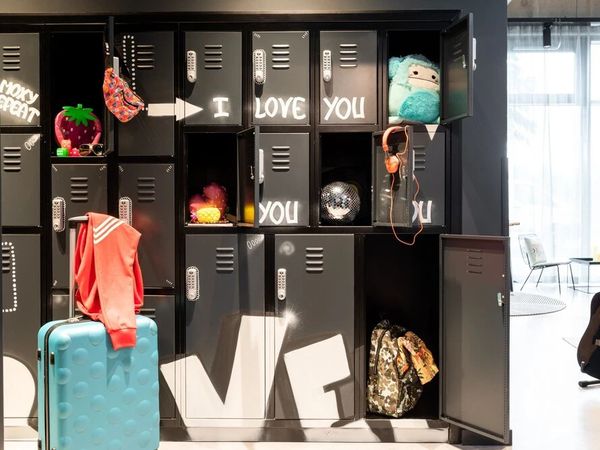 9 Tage Urlaub mit Frühstück im Moxy Berlin Airport in Schönefeld, Brandenburg inkl. Frühstück Städteurlaub online kaufen