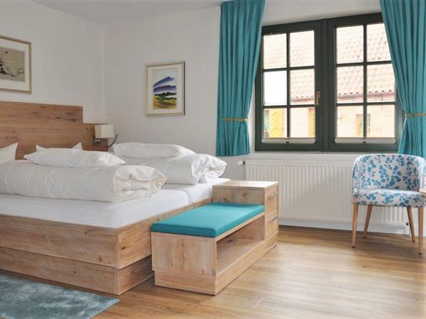 Champagner-Offerte - 3 Tage an der Nordsee in Greetsiel, Niedersachsen inkl. Halbpension Städteurlaub online kaufen